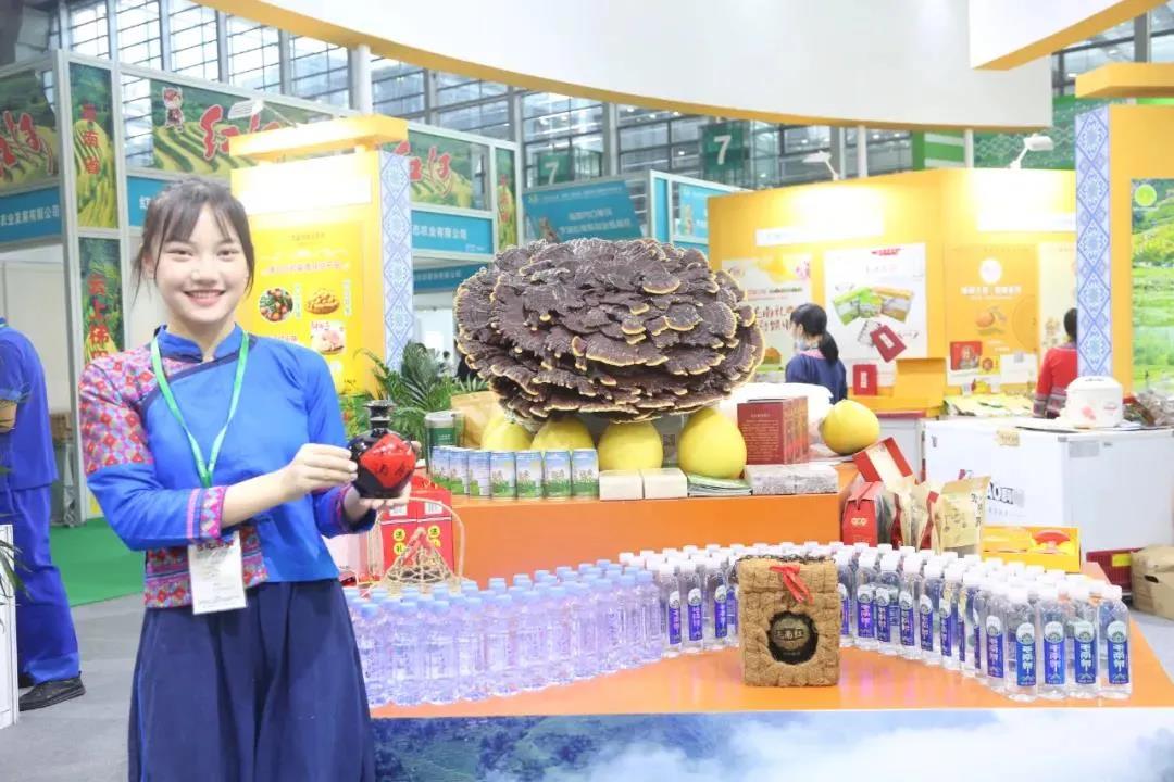 【每周優(yōu)品】來來來，嘗嘗來自環(huán)江毛南族自治縣的“香豬月餅”