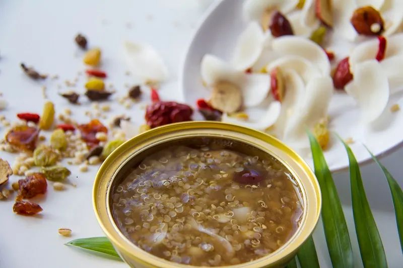 【每周優(yōu)品】排毒養(yǎng)顏，都在這壹碗藜麥百合羹。